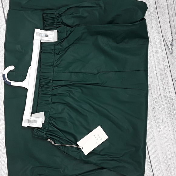 A NEW DAY Women's Green Faux Leather Trendy Contemporary A-Line Midi Skirt NWT - Picture 6 of 7